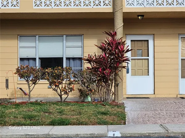 $1,350 | 2466 Ecuadorian Way, Unit 6, Clearwater, FL 33763