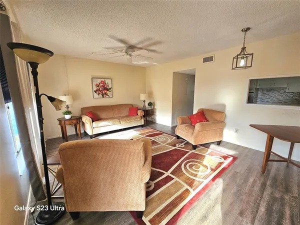 $1,350 | 2466 Ecuadorian Way, Unit 6, Clearwater, FL 33763