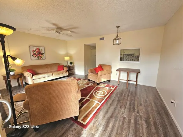 $1,350 | 2466 Ecuadorian Way, Unit 6, Clearwater, FL 33763