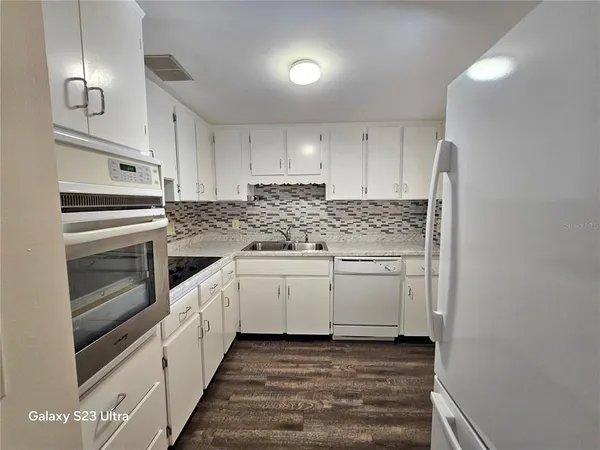 $1,350 | 2466 Ecuadorian Way, Unit 6, Clearwater, FL 33763