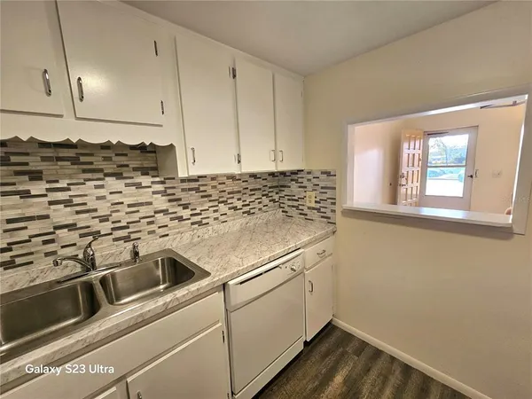 $1,350 | 2466 Ecuadorian Way, Unit 6, Clearwater, FL 33763
