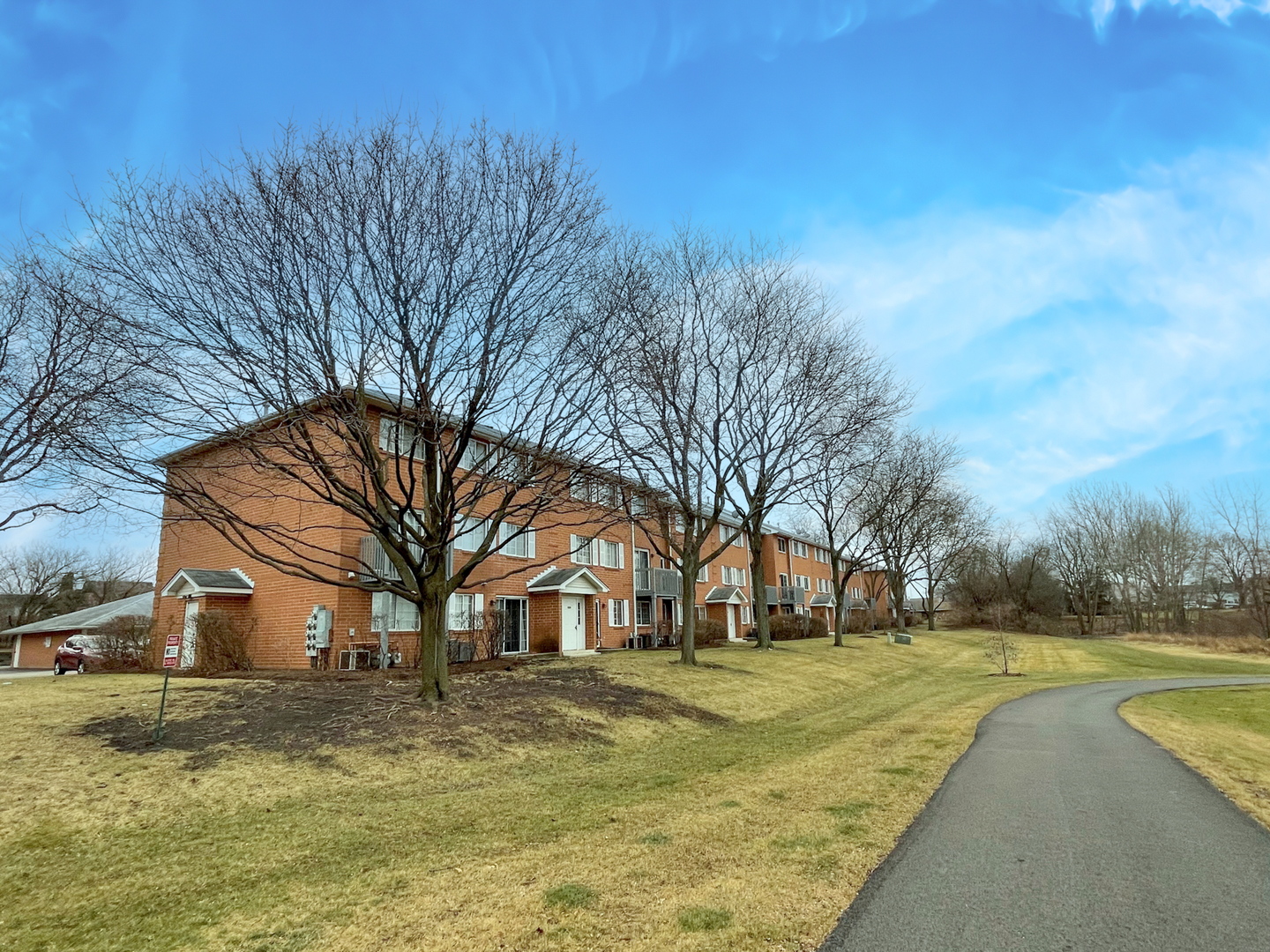 1344 South Lorraine Road, Unit B Wheaton, IL 60189 - Photo 1 of 21