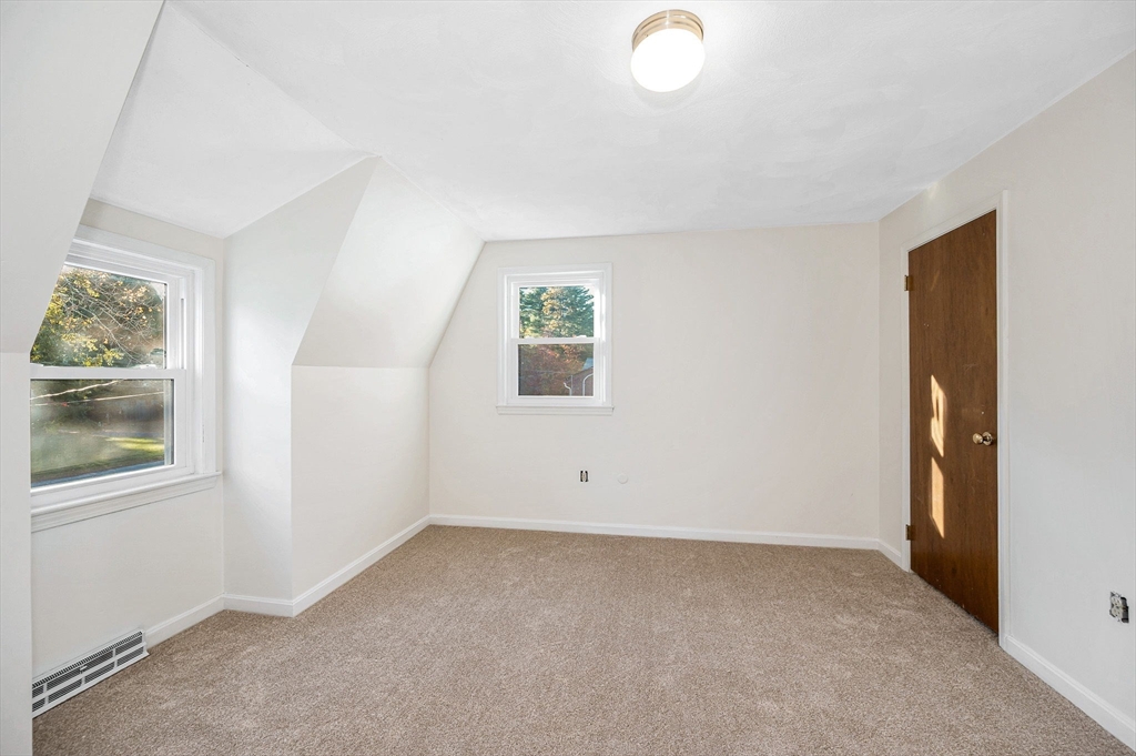 18 Beech Street Townsend, MA 01469 - Photo 17 of 39