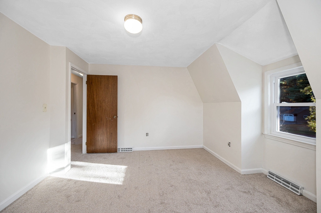 18 Beech Street Townsend, MA 01469 - Photo 18 of 39