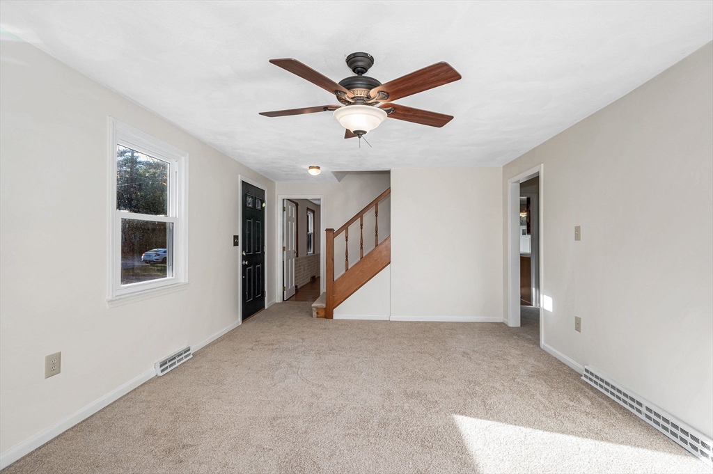 18 Beech Street Townsend, MA 01469 - Photo 10 of 39