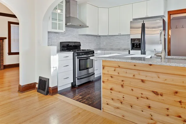 $2,295 | 445 Upton Avenue South, Minneapolis, MN 55405