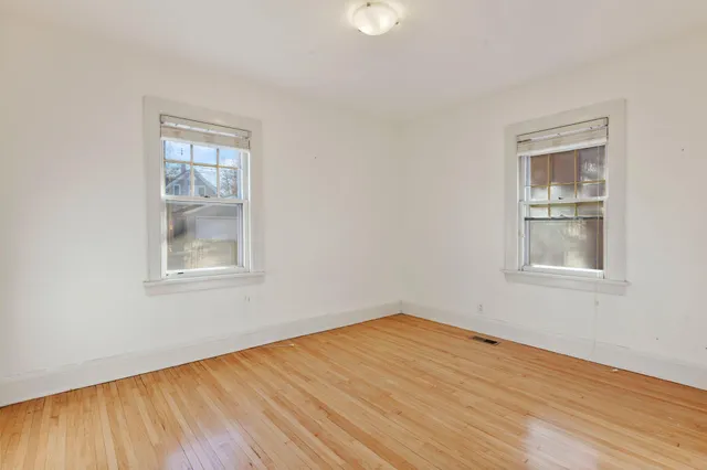 $2,295 | 445 Upton Avenue South, Minneapolis, MN 55405