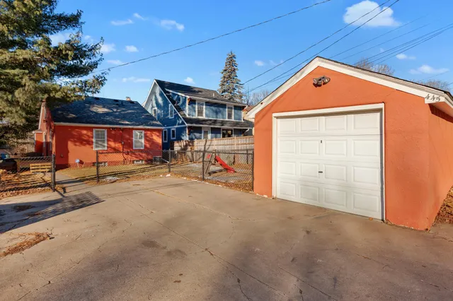 $2,295 | 445 Upton Avenue South, Minneapolis, MN 55405