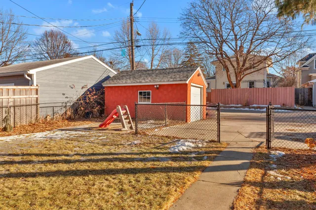 $2,295 | 445 Upton Avenue South, Minneapolis, MN 55405