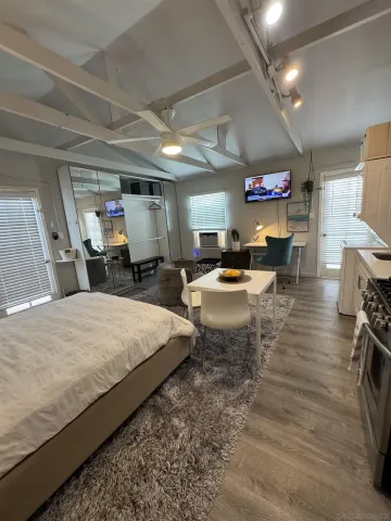 $1,900 | 4535 Troy Lane, Unit STUDIO, La Mesa, CA 91942