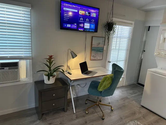 $1,900 | 4535 Troy Lane, Unit STUDIO, La Mesa, CA 91942