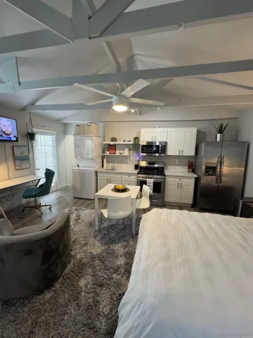 $1,900 | 4535 Troy Lane, Unit STUDIO, La Mesa, CA 91942