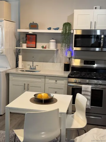 $1,900 | 4535 Troy Lane, Unit STUDIO, La Mesa, CA 91942