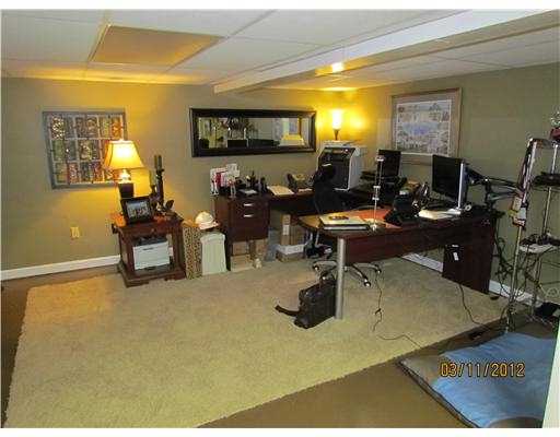 231 John Mowry Road Smithfield, RI 02917 - Photo 13 of 20 Den/Family/Great Room.