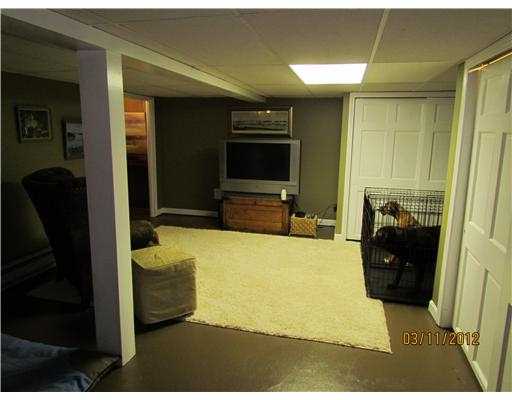 231 John Mowry Road Smithfield, RI 02917 - Photo 16 of 20 Den/Family/Great Room.