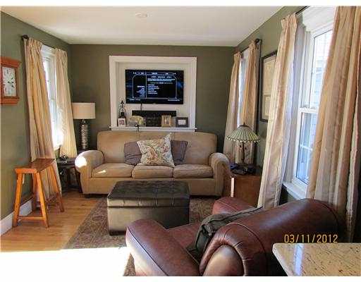 231 John Mowry Road Smithfield, RI 02917 - Photo 10 of 20 Den/Family/Great Room.