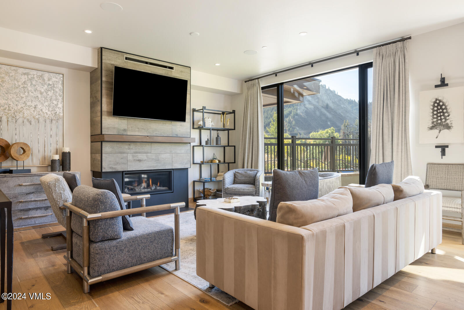 1 Waterfront Way, Unit 106 Avon, CO 81620 - Photo 2 of 34 Living Room 2