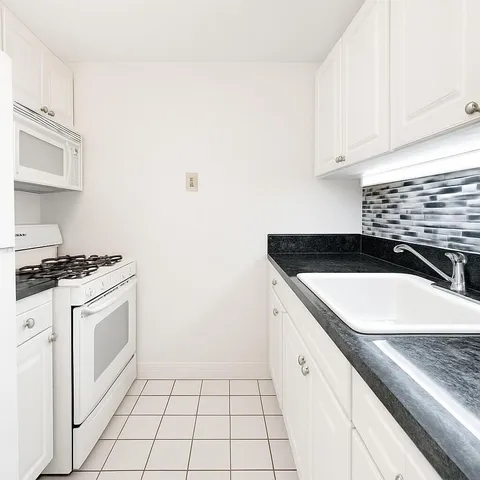$4,200 | Undisclosed Address | Lenox Hill