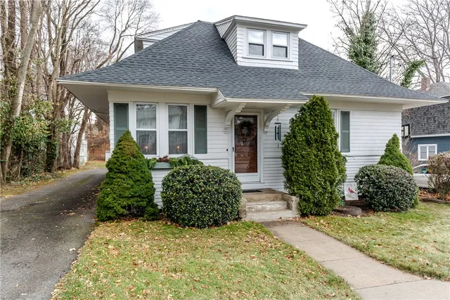 $750,000 | 357 Warwick Neck Avenue, Warwick, RI 02889