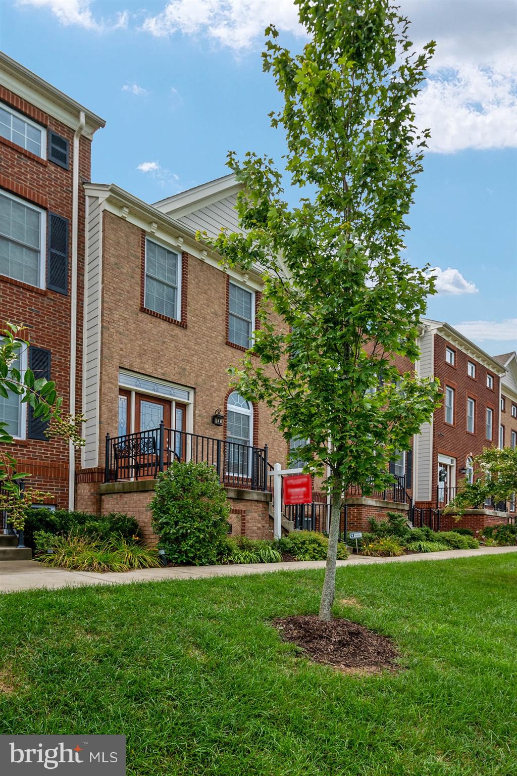 7676 Elmcrest Road Hanover, MD 21076 - Photo 3 of 35