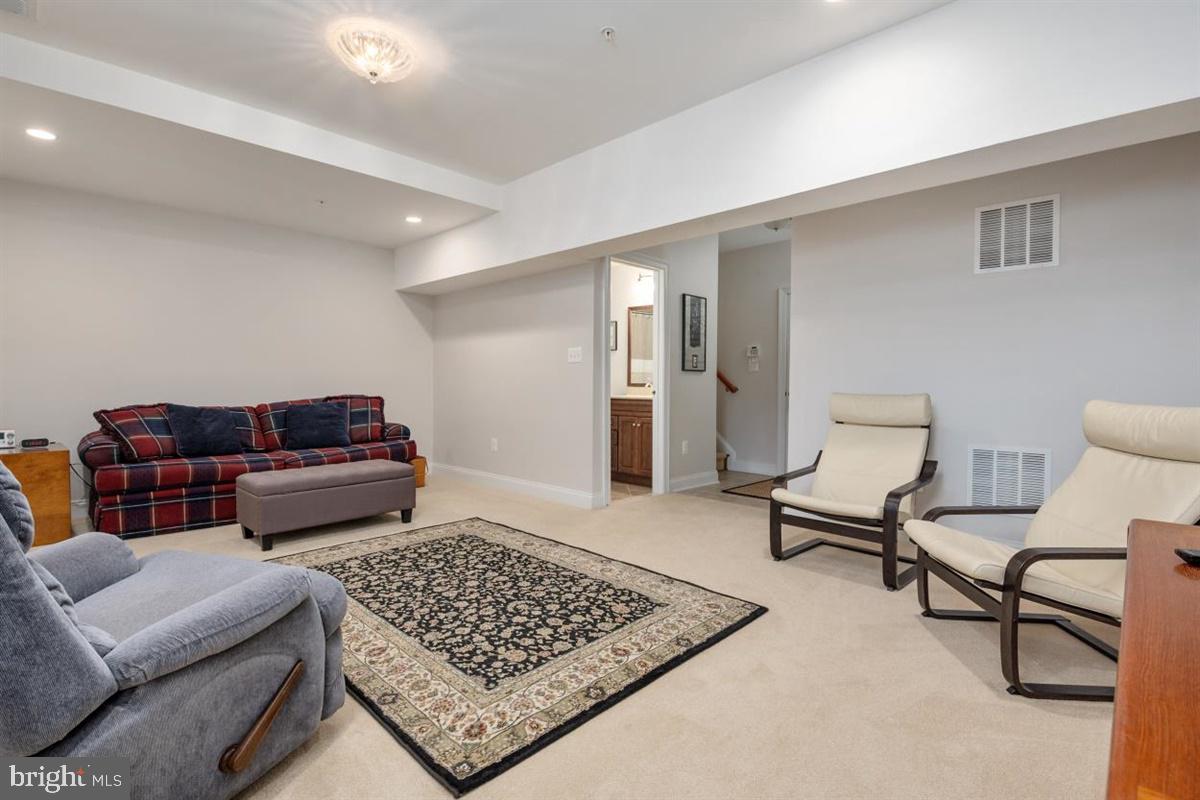 7676 Elmcrest Road Hanover, MD 21076 - Photo 28 of 35