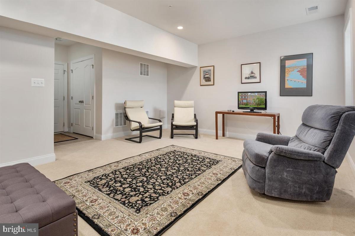 7676 Elmcrest Road Hanover, MD 21076 - Photo 29 of 35