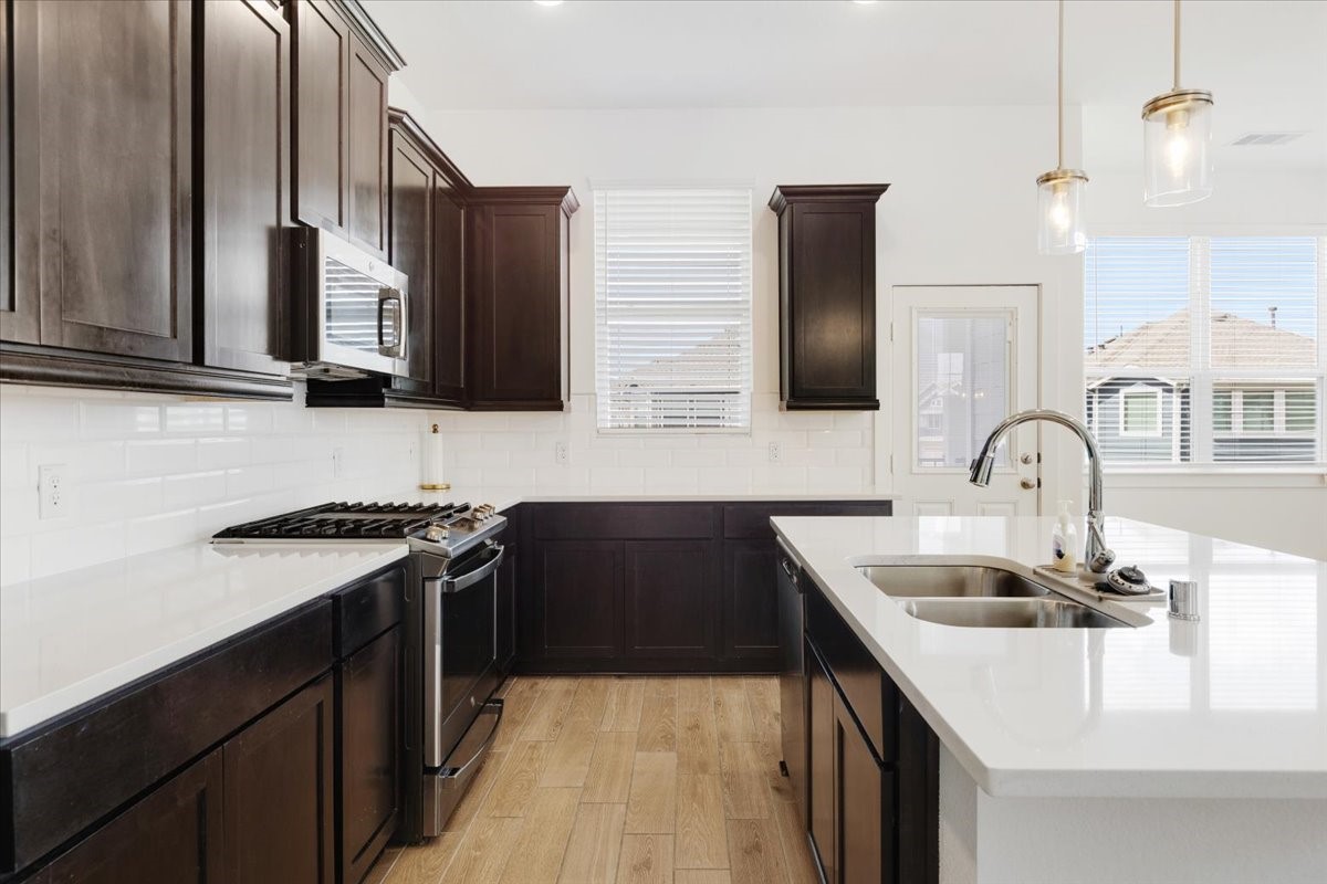 10050 Nectar Path Iowa Colony, TX 77583 - Photo 7 of 26