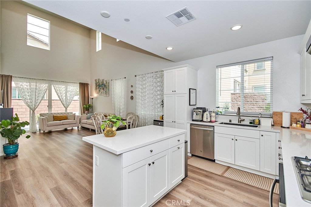 8788 Newview Place Chino, CA 91708 - Photo 12 of 33