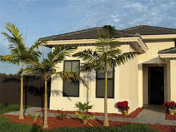 $1,800 | Everglades, Homestead, FL 33030