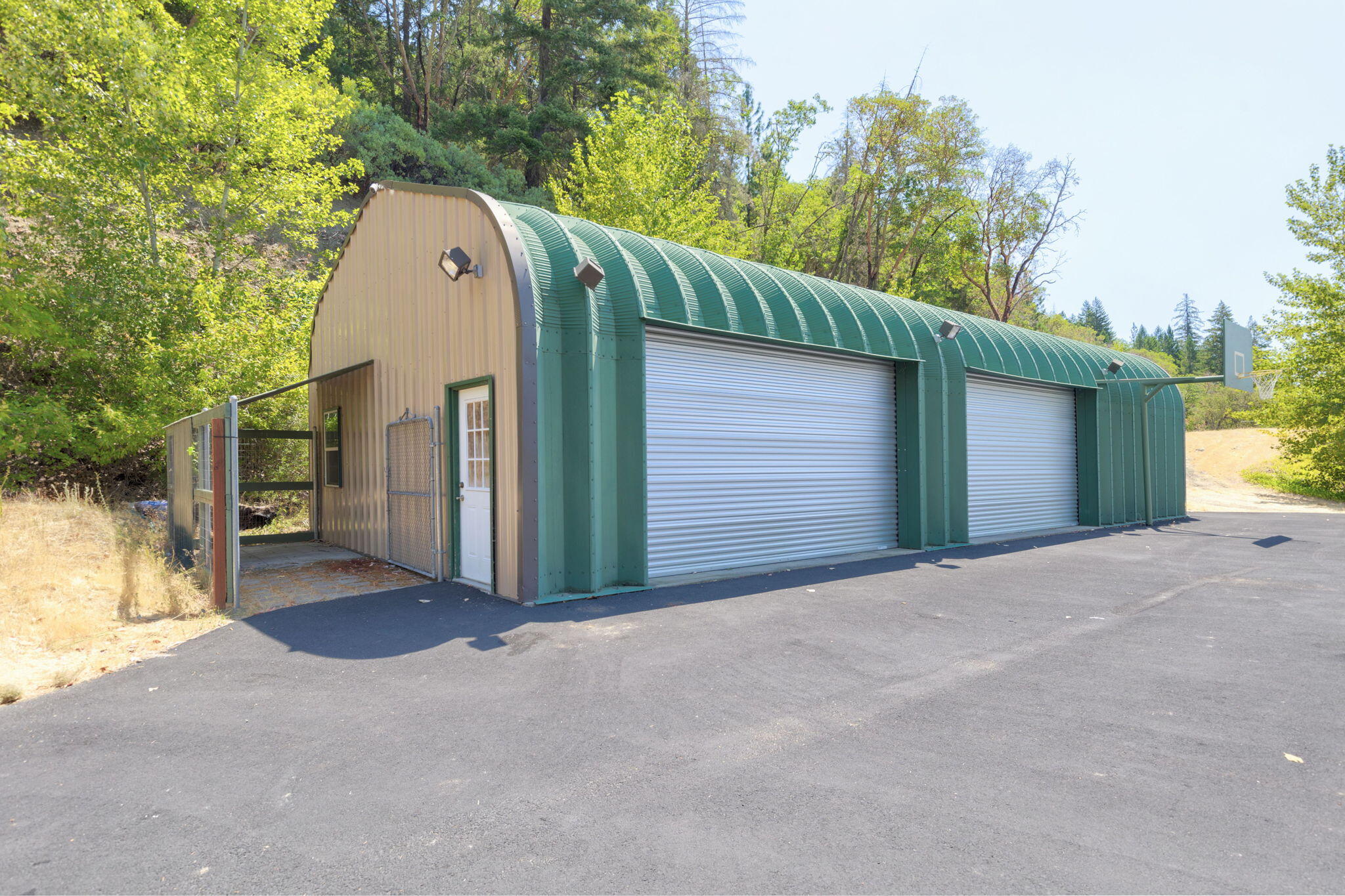 7304 North Applegate Road Grants Pass, OR 97527 - Photo 76 of 87 4 car garage with work shop area