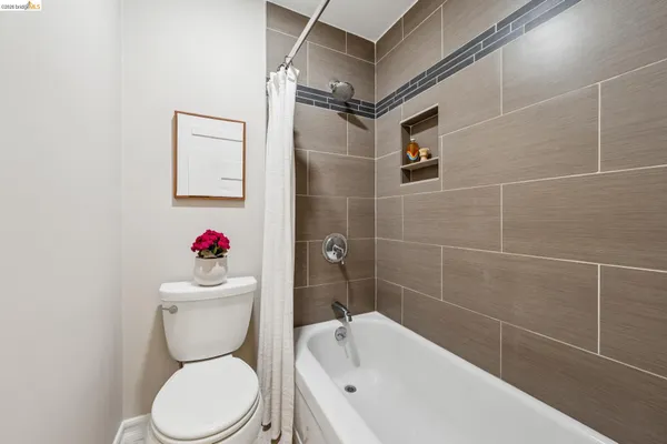 $535,000 | 199 Montecito Avenue, Unit 301, Oakland, CA 94610