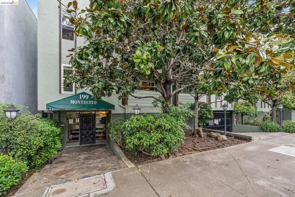$535,000 | 199 Montecito Avenue, Unit 301, Oakland, CA 94610