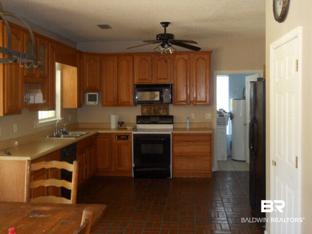 2559 Foshee Road Brewton, AL 36426 - Photo 4 of 10 Kitchen