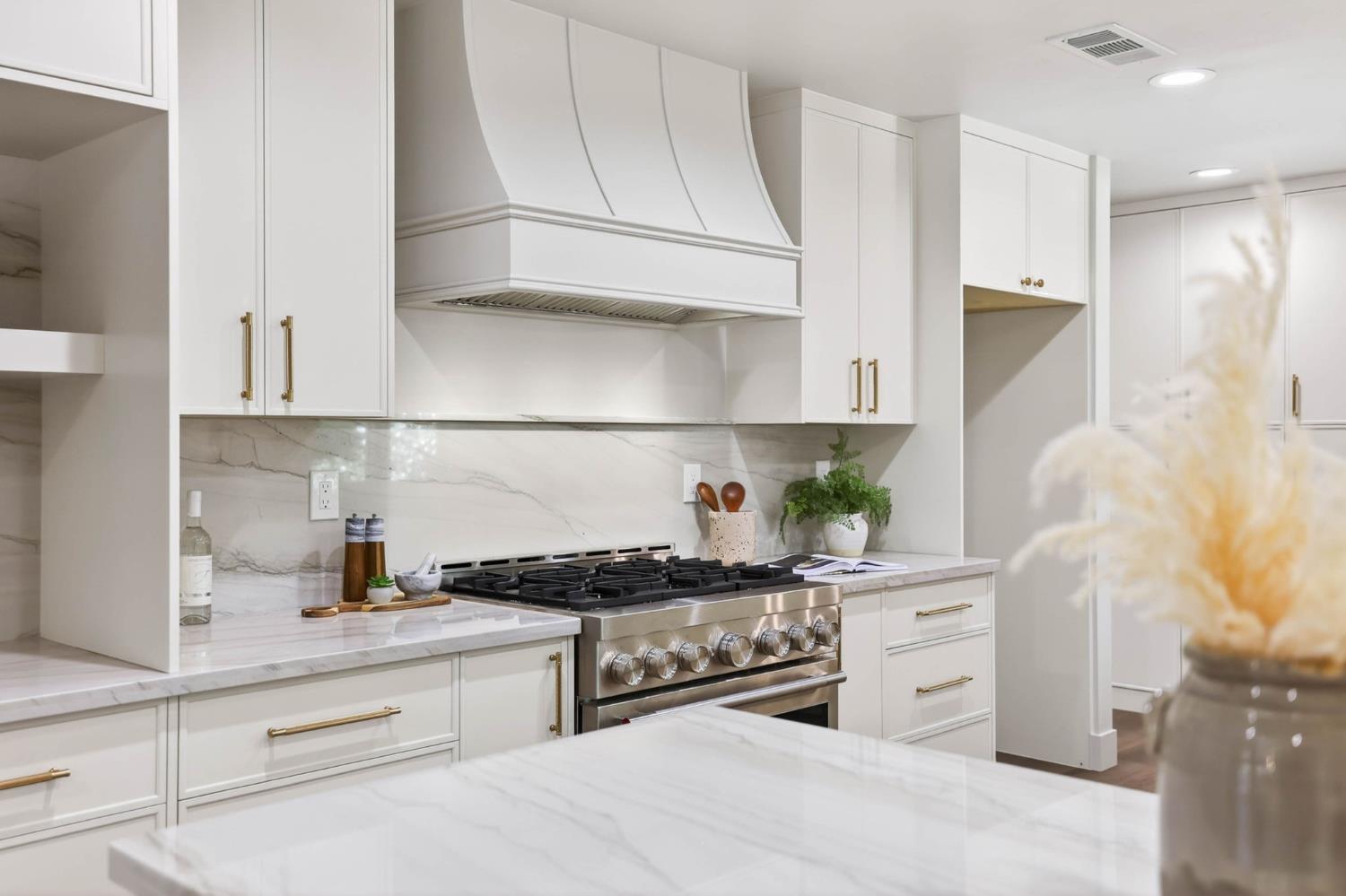 950 Somersby Way Sacramento, CA 95864 - Photo 13 of 99