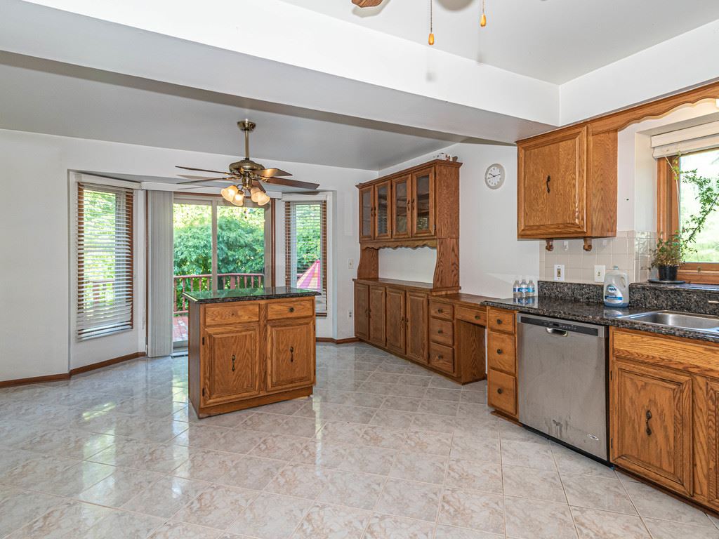 1004 Bembridge Drive Rochester, MI 48307 - Photo 25 of 47 Kitchen
