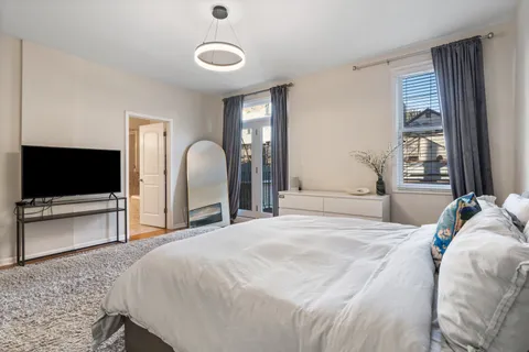 $739,000 | 1511 North Hudson Avenue, Unit 1S, Chicago, IL 60610