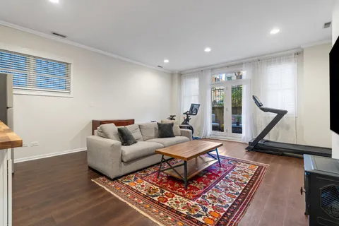 $739,000 | 1511 North Hudson Avenue, Unit 1S, Chicago, IL 60610