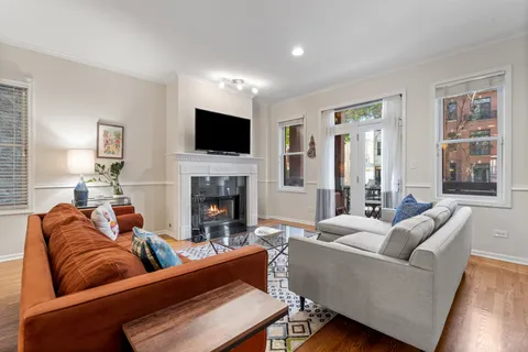 $739,000 | 1511 North Hudson Avenue, Unit 1S, Chicago, IL 60610