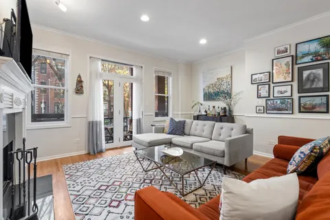 $739,000 | 1511 North Hudson Avenue, Unit 1S, Chicago, IL 60610