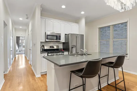 $739,000 | 1511 North Hudson Avenue, Unit 1S, Chicago, IL 60610