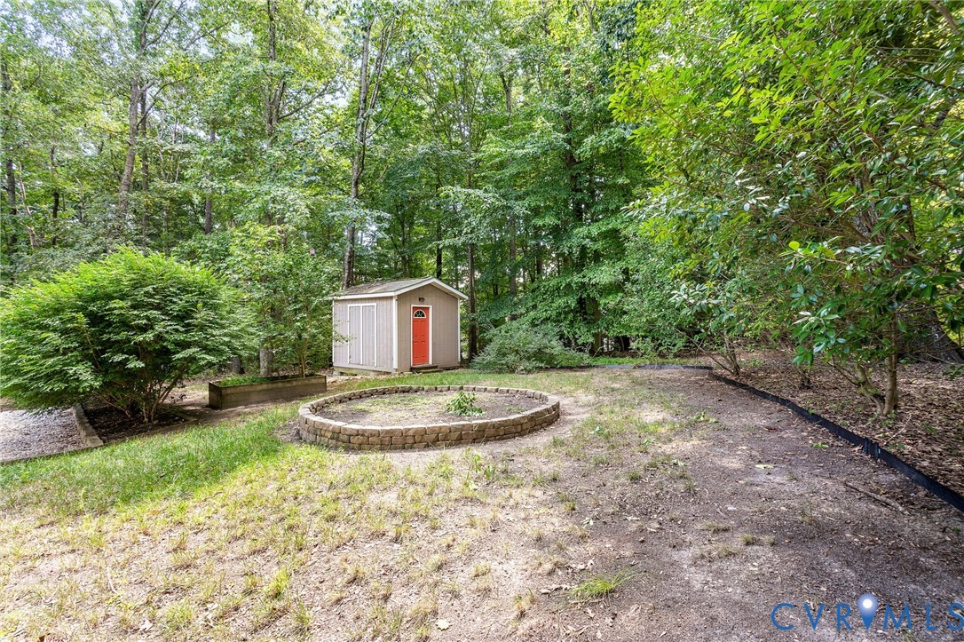12629 Queensgate Road Midlothian, VA 23114 - Photo 35 of 40 Gallery Image 35