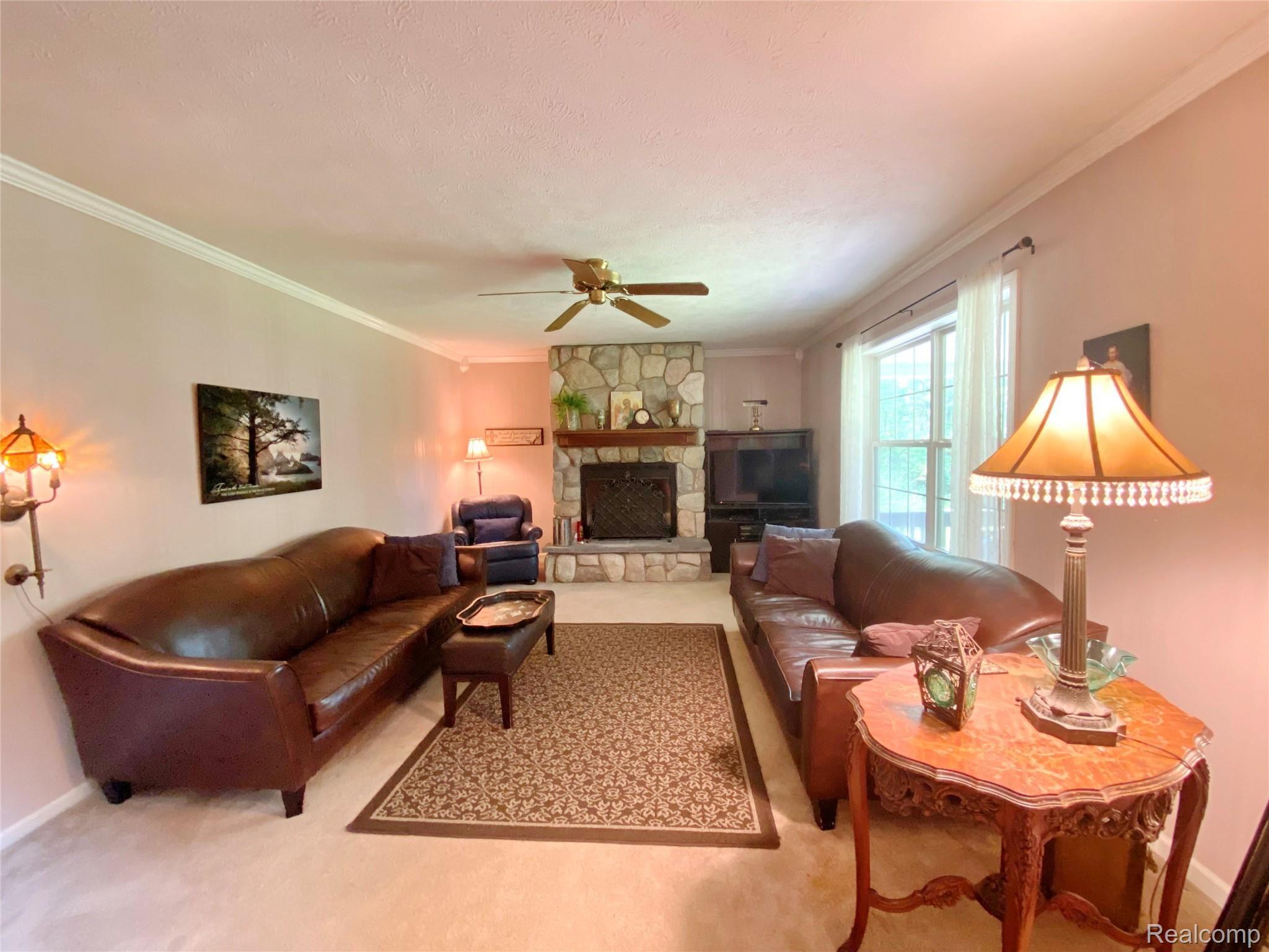 45101 Dunn Road Belleville, MI 48111 - Photo 24 of 51 Livingroom.JPG