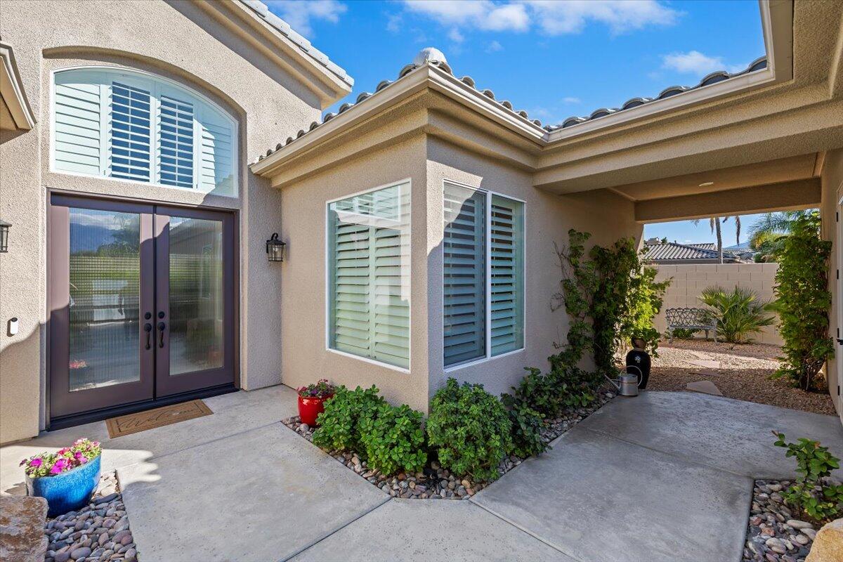 2 Thatcher Court Rancho Mirage, CA 92270 - Photo 17 of 60 12-Front Courtyard