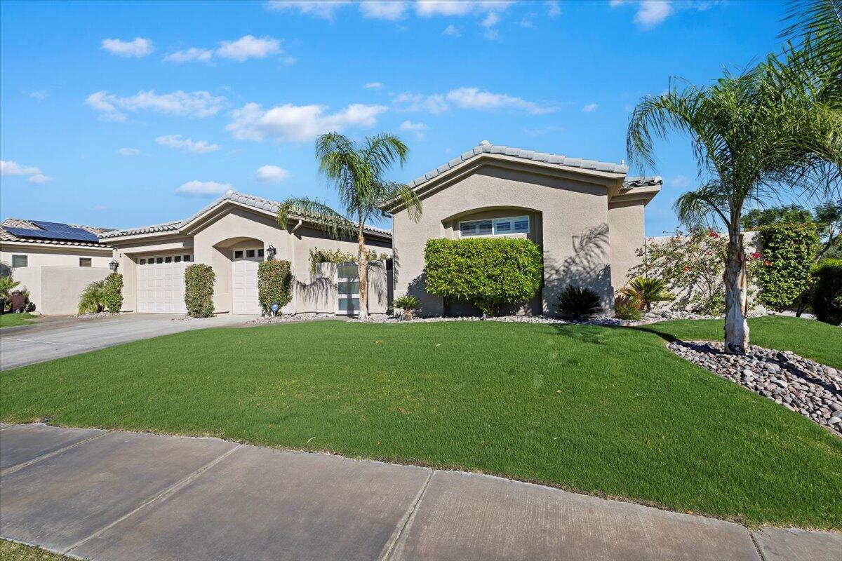 2 Thatcher Court Rancho Mirage, CA 92270 - Photo 4 of 60 09-Front of Property