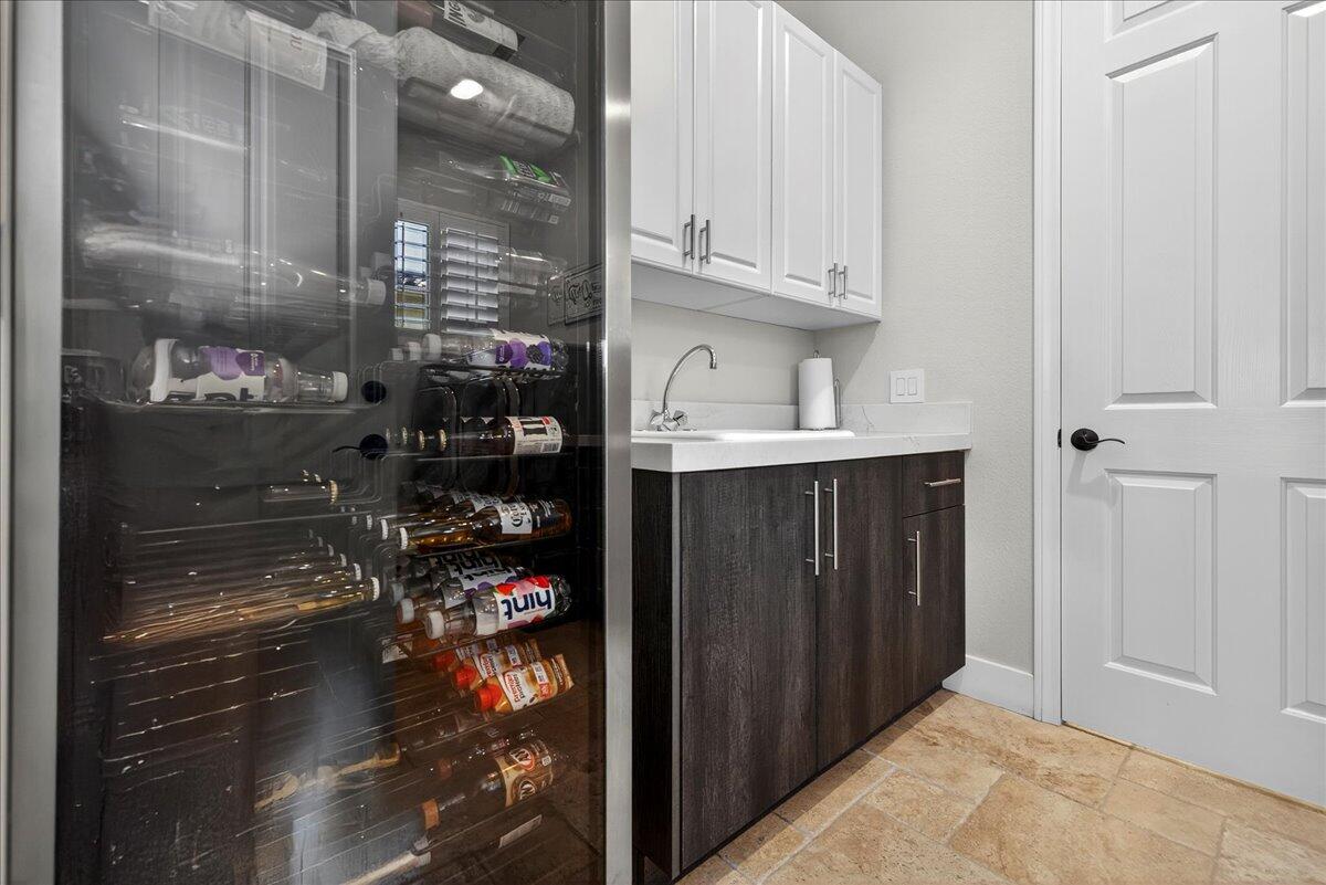 2 Thatcher Court Rancho Mirage, CA 92270 - Photo 42 of 60 28-Beverage Area