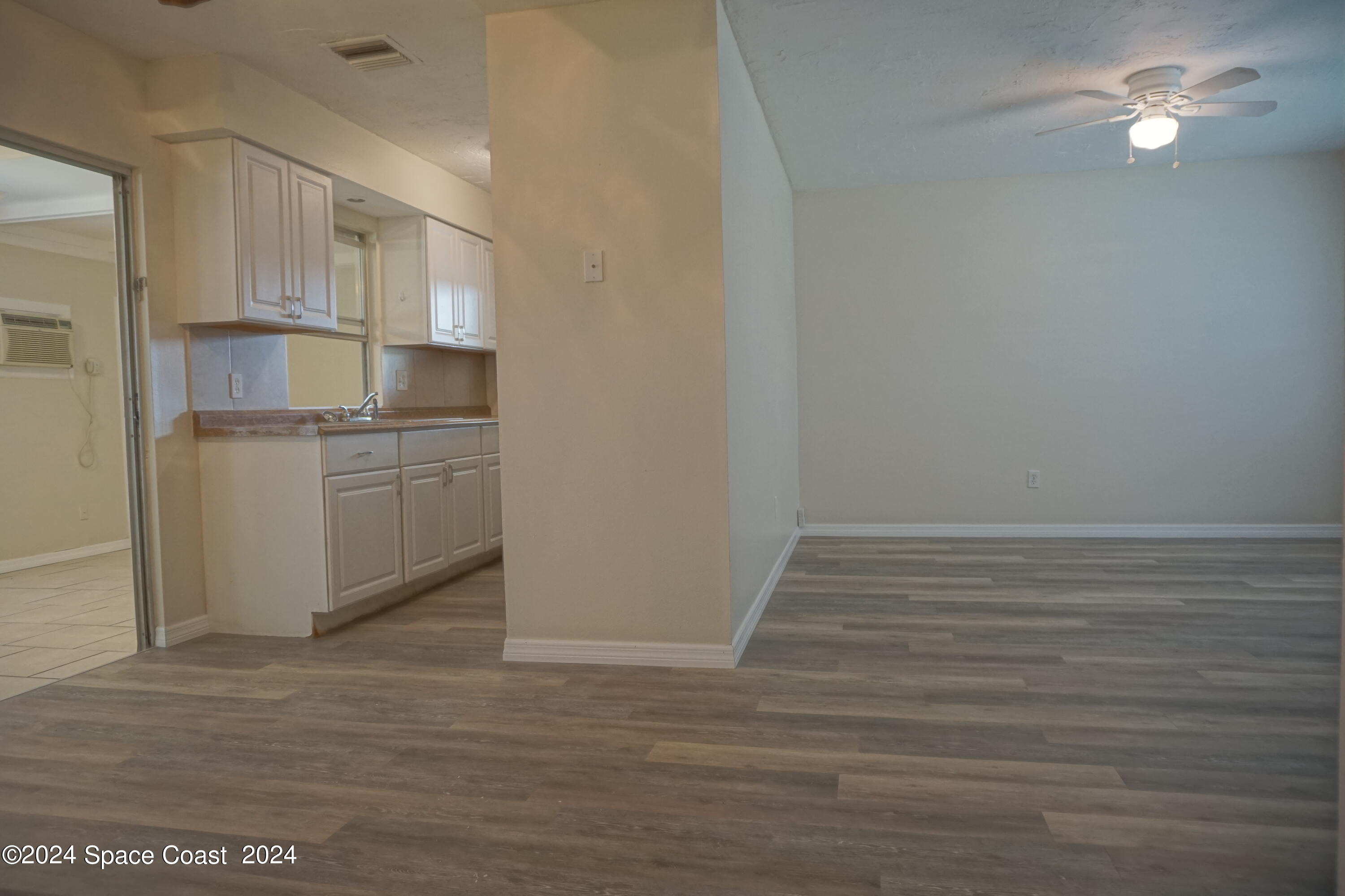 3215 Haddon Avenue Northeast Palm Bay, FL 32905 - Photo 7 of 41 DSC08561