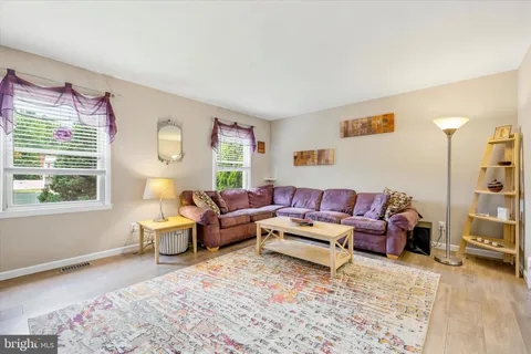 $399,000 | 7 Pin Oak Court, Blackwood, NJ 08012
