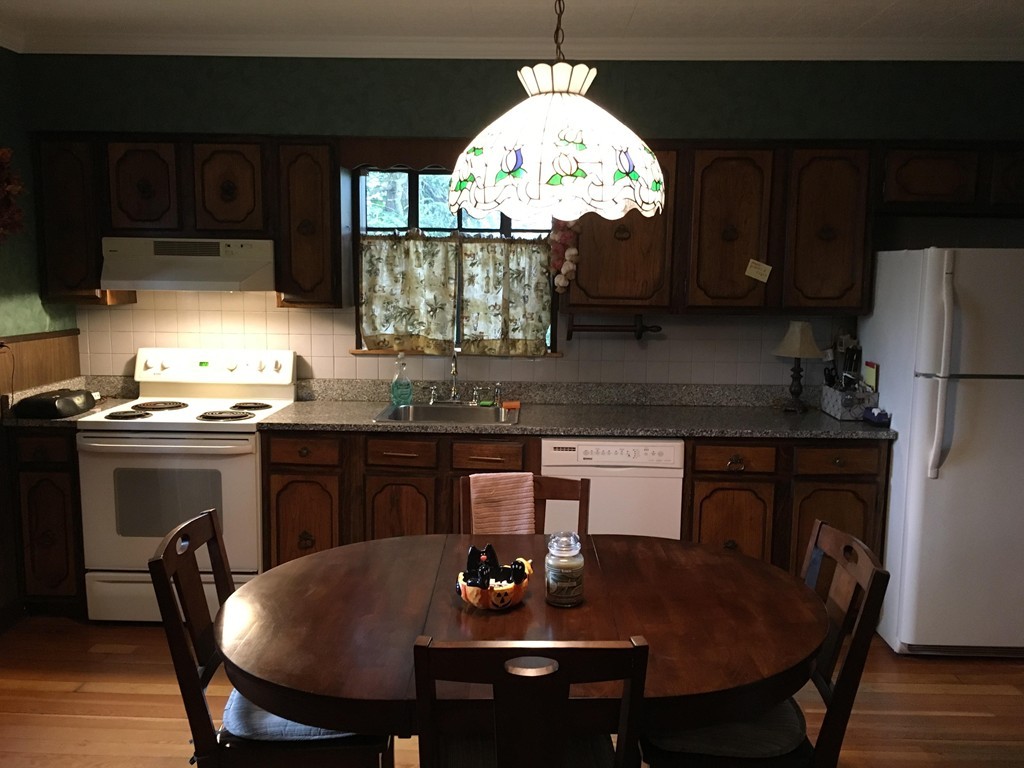 27 Florence Road Lowell, MA 01851 - Photo 3 of 12 Gallery Image 3