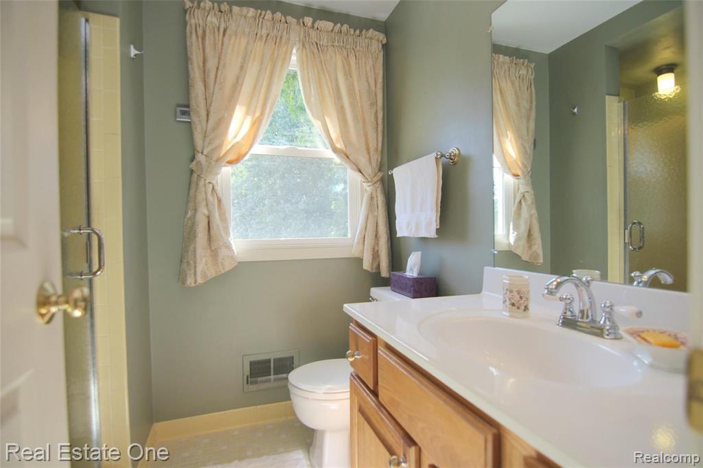 21602 Welch Road Northville, MI 48167 - Photo 21 of 29