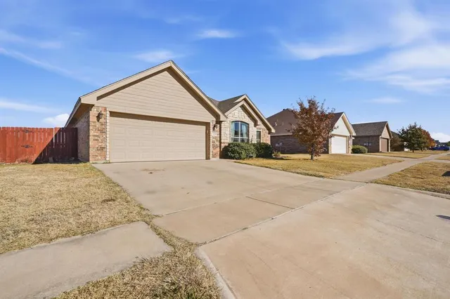 $329,900 | 234 Southlake Drive, Abilene, TX 79602